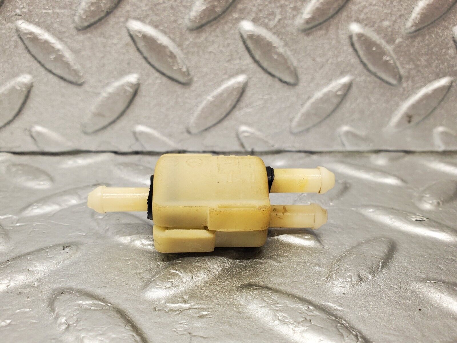 46541 Mercedes-Benz C123 280CE Coupe Windscreen Washer Fluid Distributor