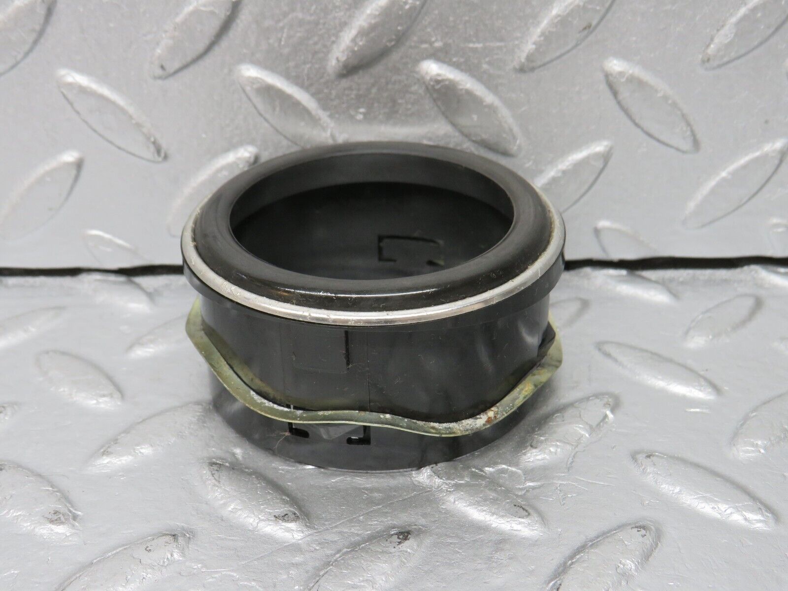 39184 Mercedes-Benz R107 500SL Dashboard Air Vent Chrome Bezel