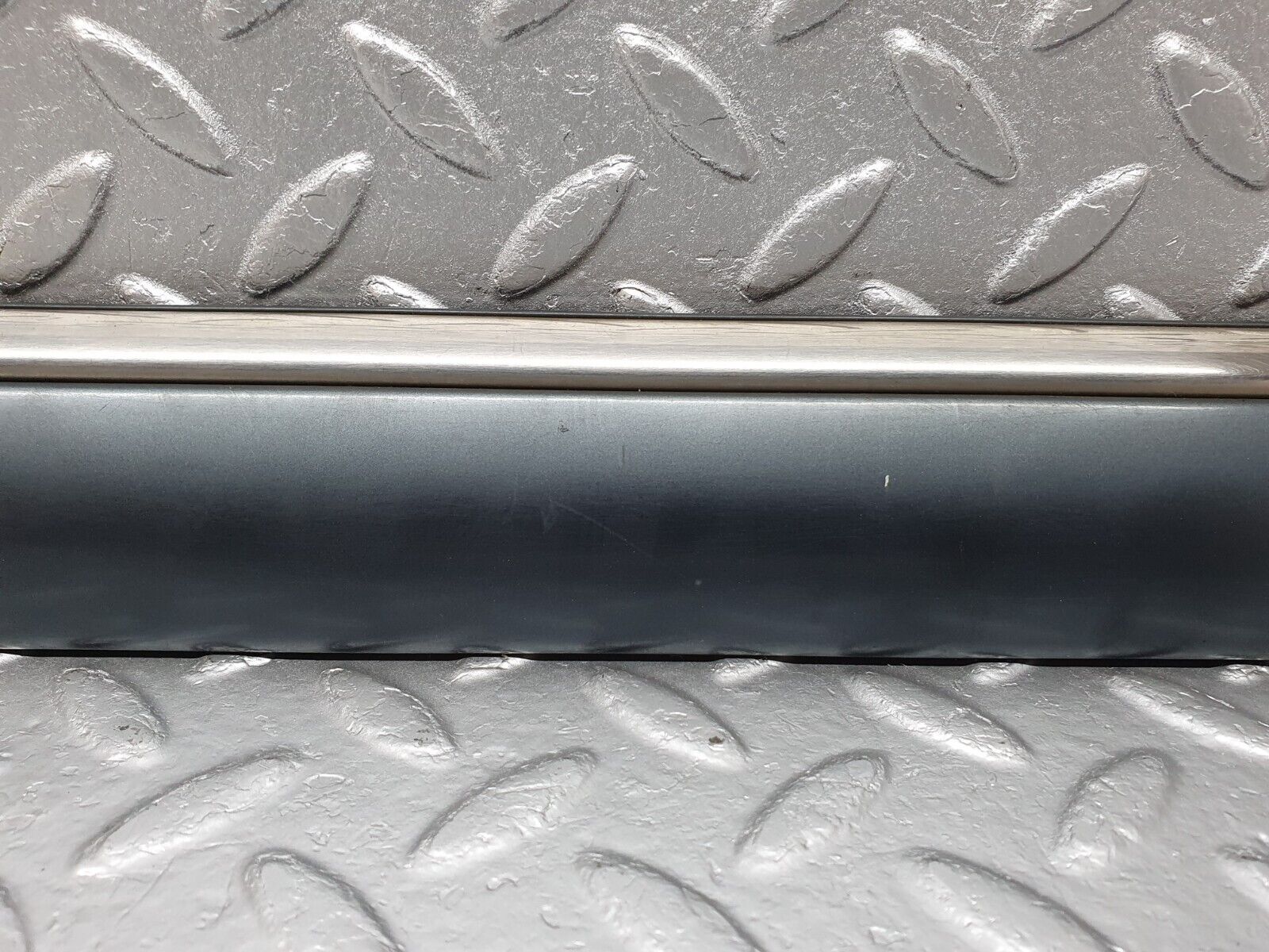 41806 Mercedes-Benz W202 C200 Rear Right Door Centre Moulding Trim 2026909862