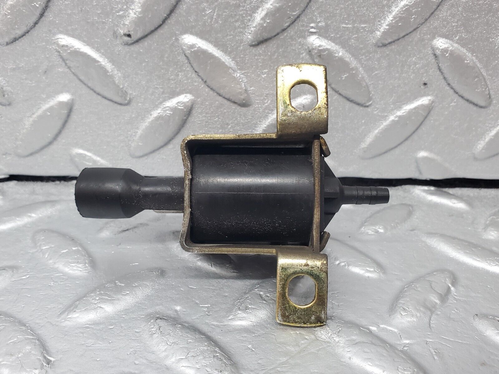 45540 Mercedes-Benz W126 420SE Vacuum Control Valve Pierburg 0015407097 7.21071.00