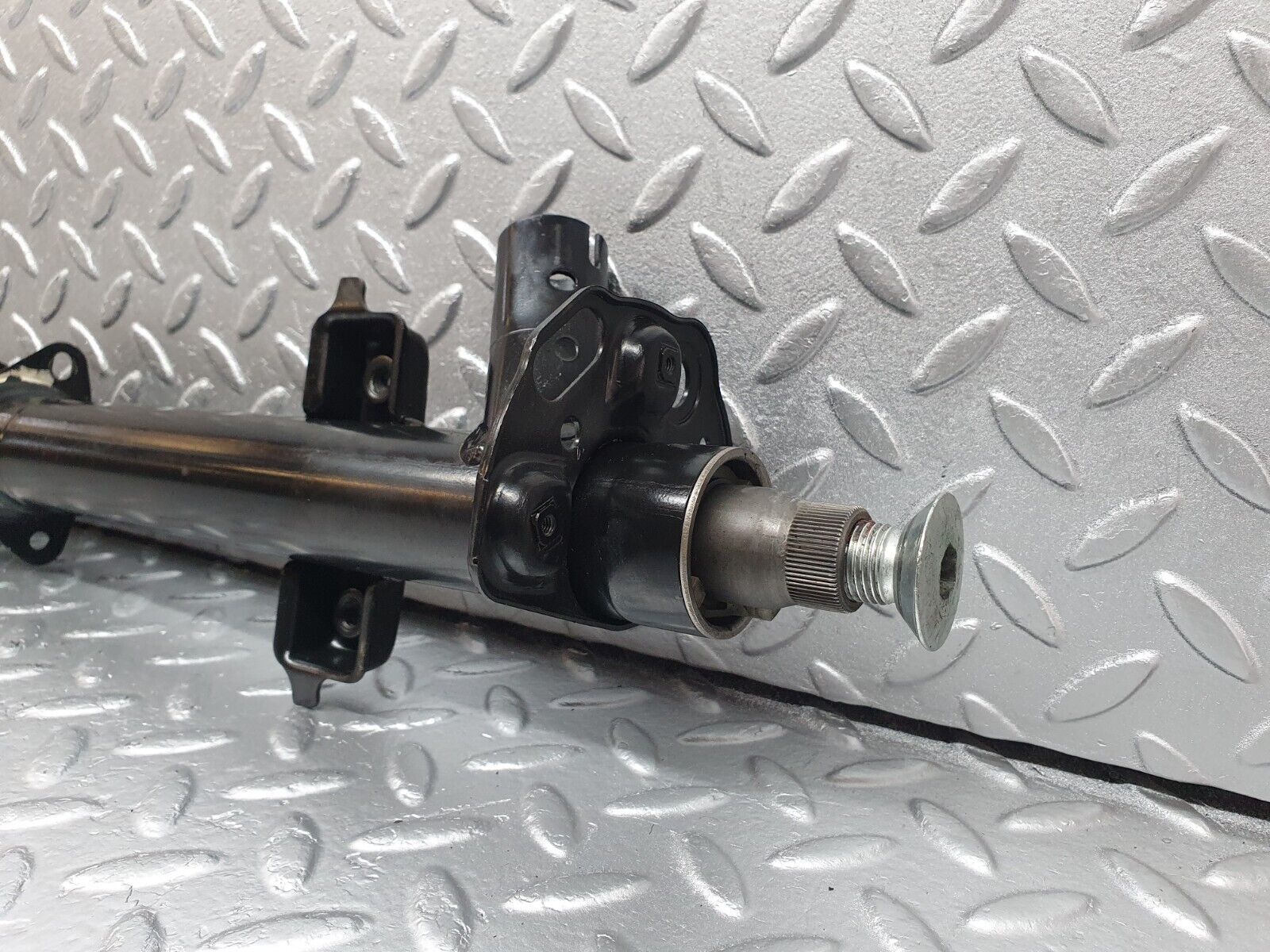 42852 Mercedes-Benz W201 190 2.0L Steering Column