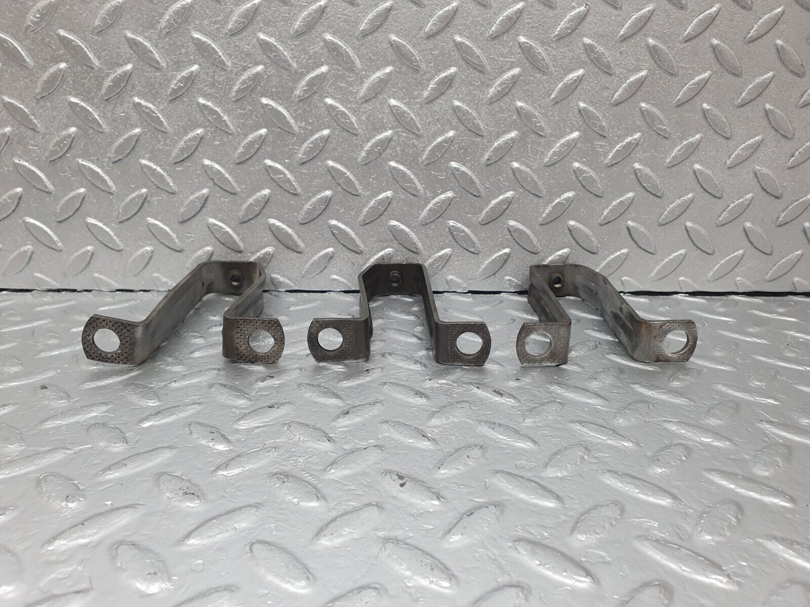43379 Mercedes-Benz W108 280SE Camshaft Oil Tube Holder Set