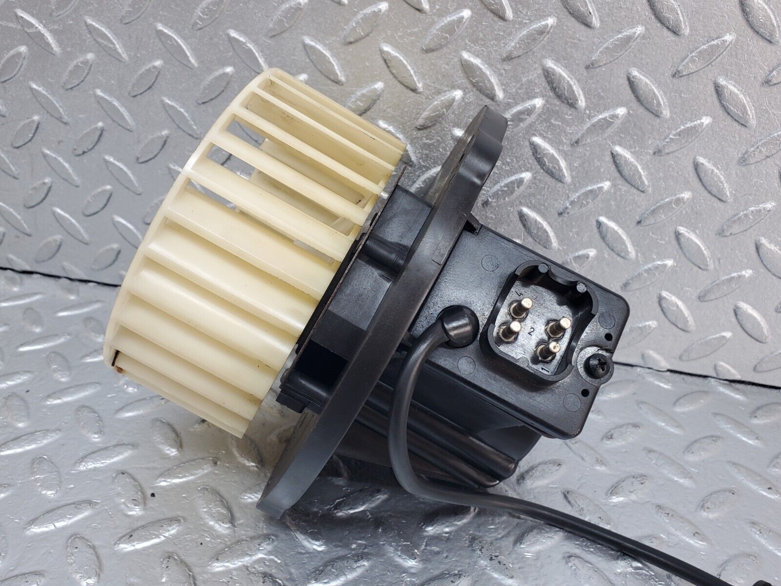 44423 Mercedes-Benz W123 280E Heater Blower Motor