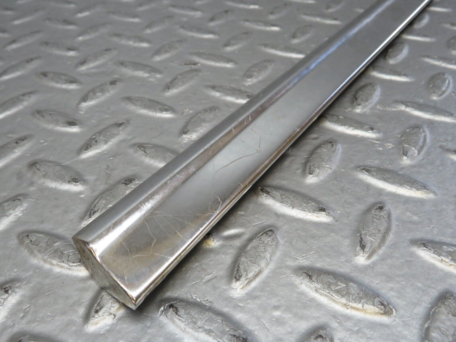 35374 Mercedes-Benz R107 280SL Right Door Chrome Trim