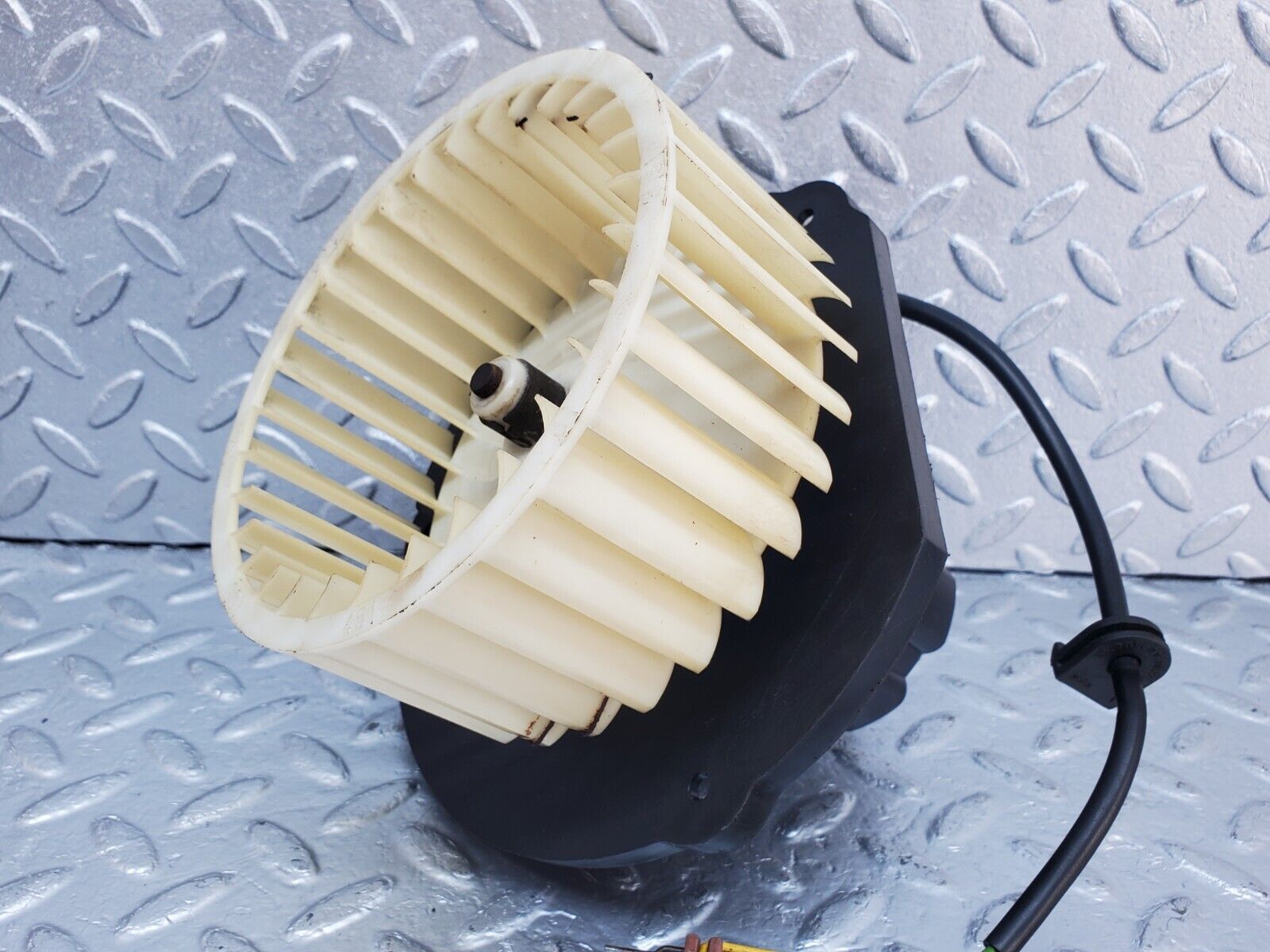 44423 Mercedes-Benz W123 280E Heater Blower Motor