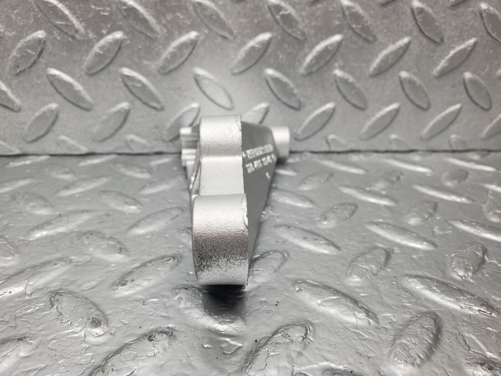 46650 Mercedes-Benz C123 280CE Coupe Power Steering Pump Bracket 1104663141