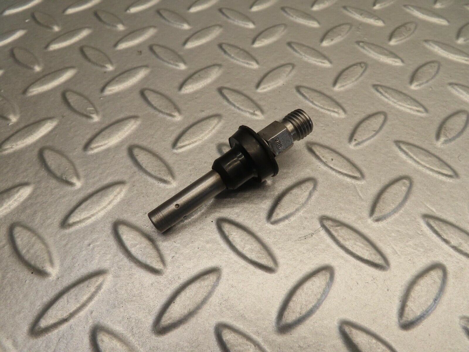 11732 Mercedes-Benz R107 450SL Fuel Injector Bosch