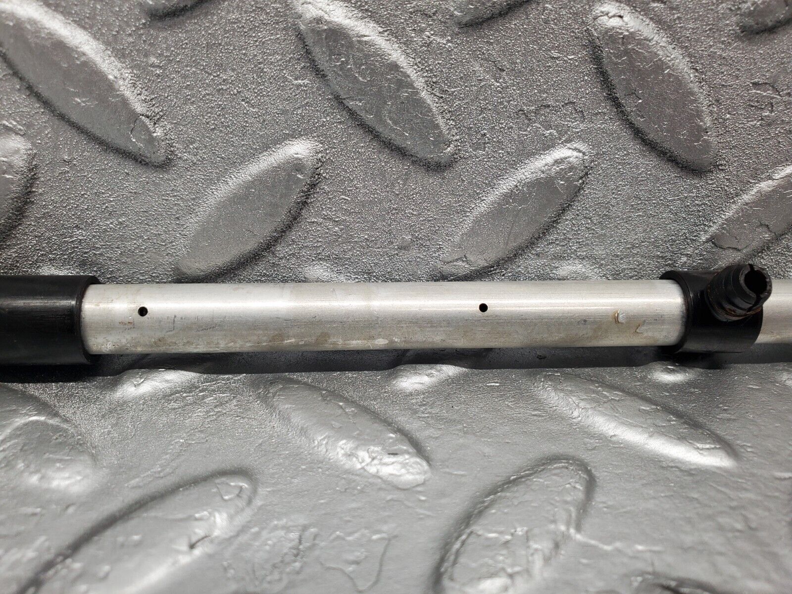 46278 Mercedes-Benz W126 420SE Camshaft Oil Tube