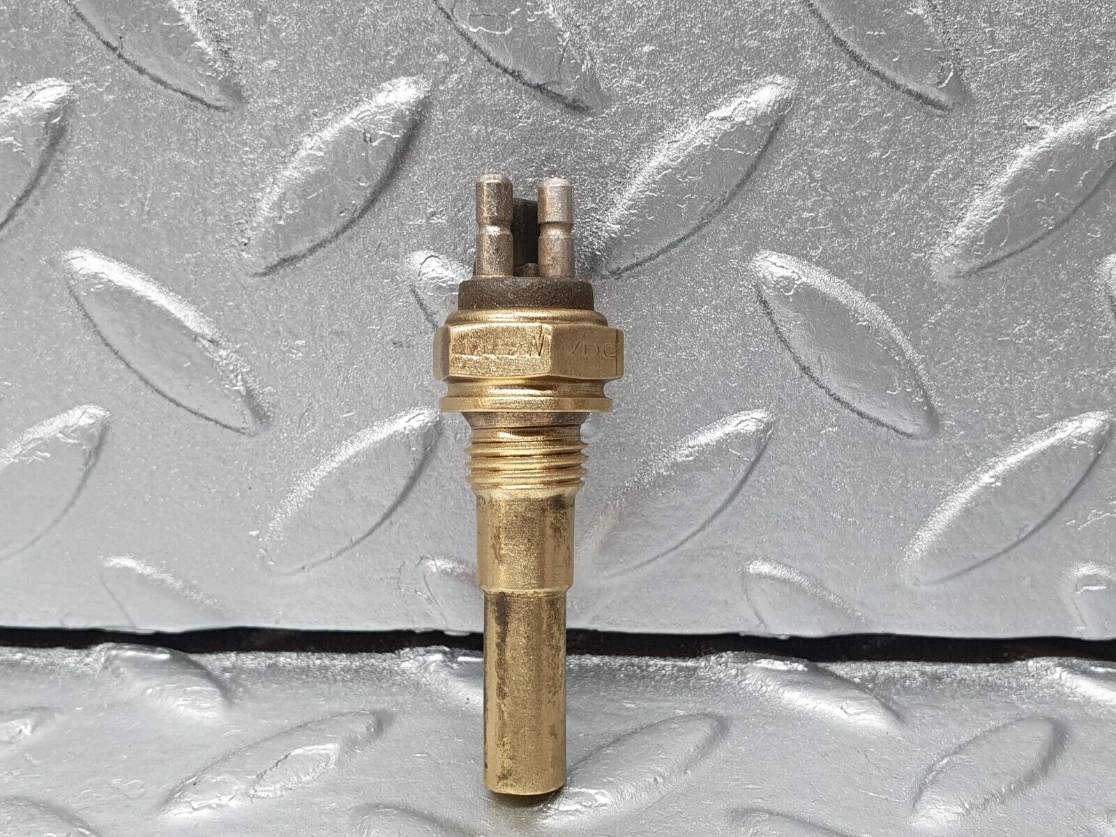 41343 Mercedes-Benz C107 R107 Coolant Temperature Sensor VDO