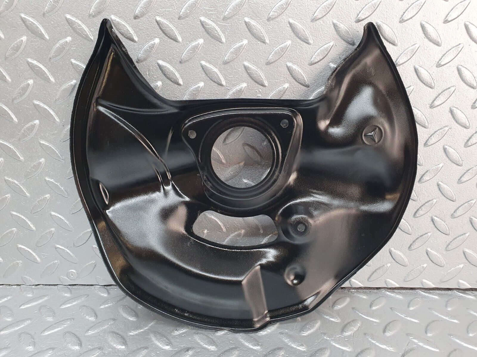 41894 Mercedes-Benz W202 C200 Front Left Brake Disc Protection Plate