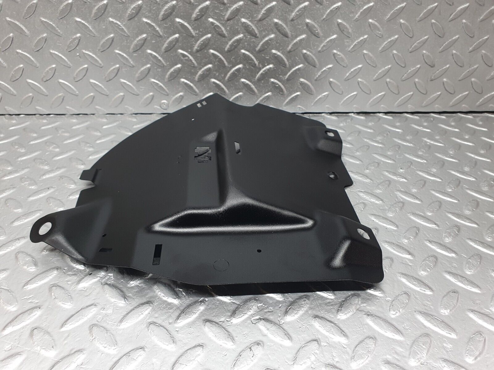 42806 Mercedes-Benz W201 190 2.0L Relay Bracket