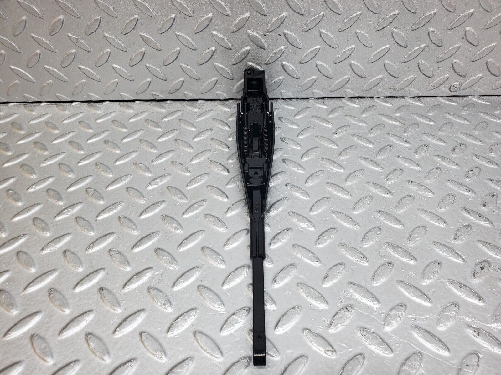 44793 Mercedes-Benz W124 220E Wiper Arm 096052184840