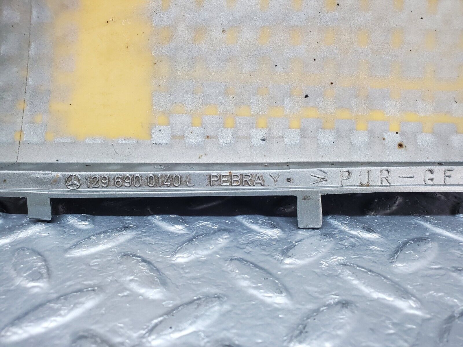 45036 Mercedes-Benz R129 300SL Coupe Front Left Fender Wing Panel 1296900140 1296980174