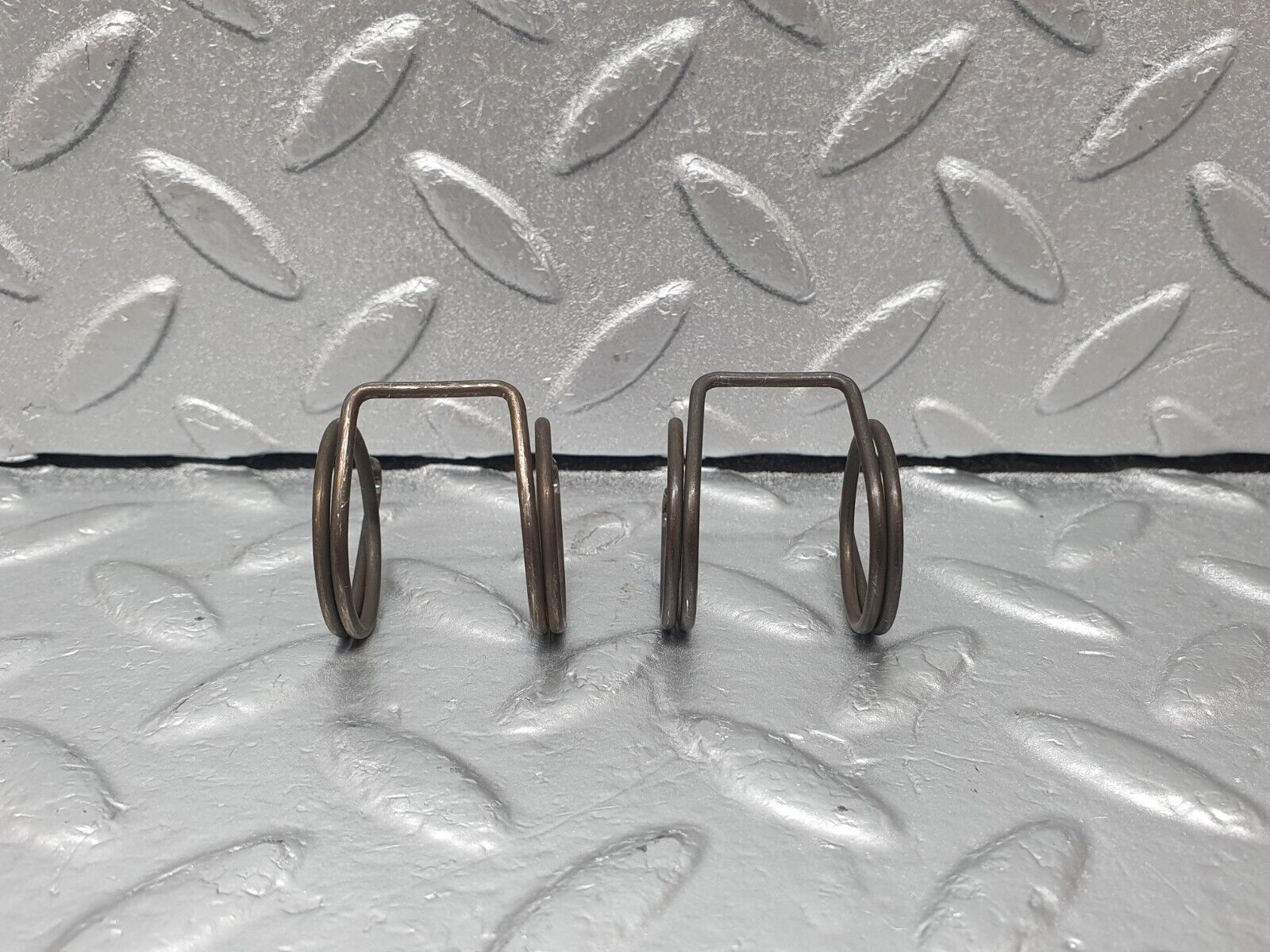 43358 Mercedes-Benz W108 280SE Valve Rocker Arm With Retaining Spring