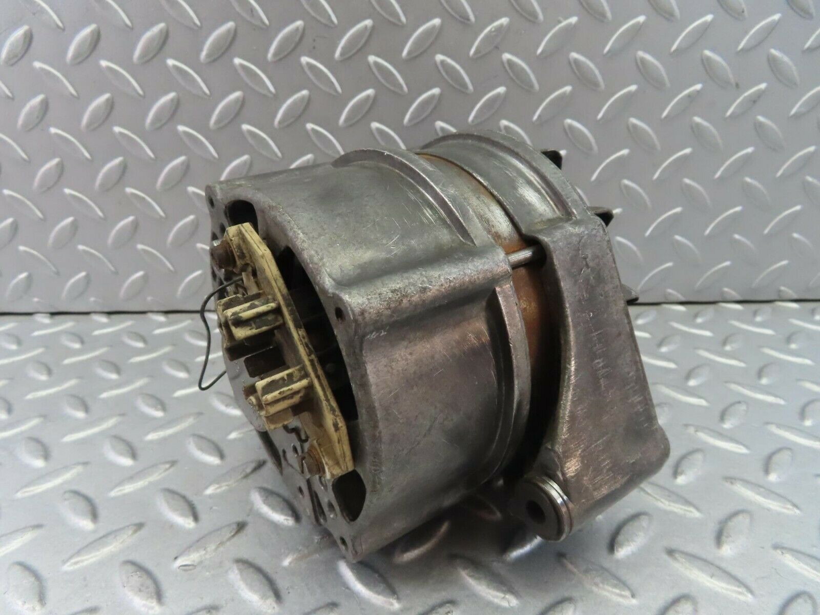 8544 Mercedes-Benz R107 Alternator Generator 0120400600