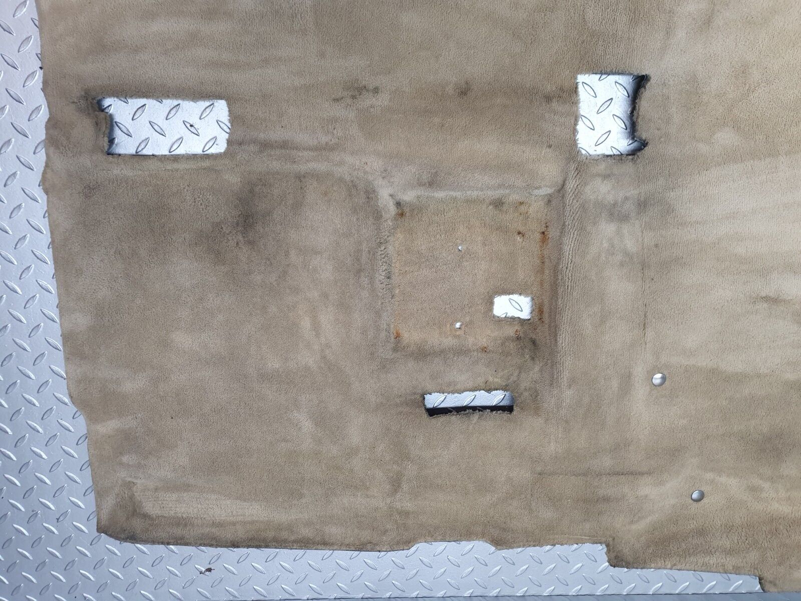 42295 Mercedes-Benz R129 320SL Coupe Front Right Floor Carpet Beige 1296801440