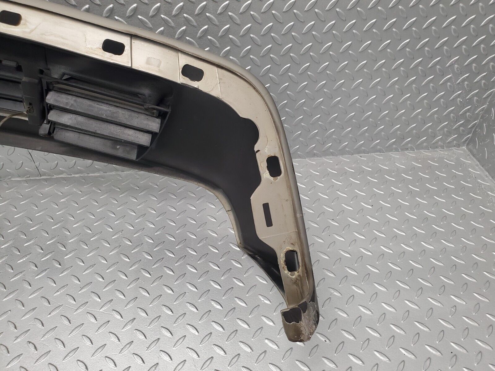 46099 Mercedes-Benz W126 420SE Front Bumper 1268802440 1268800205