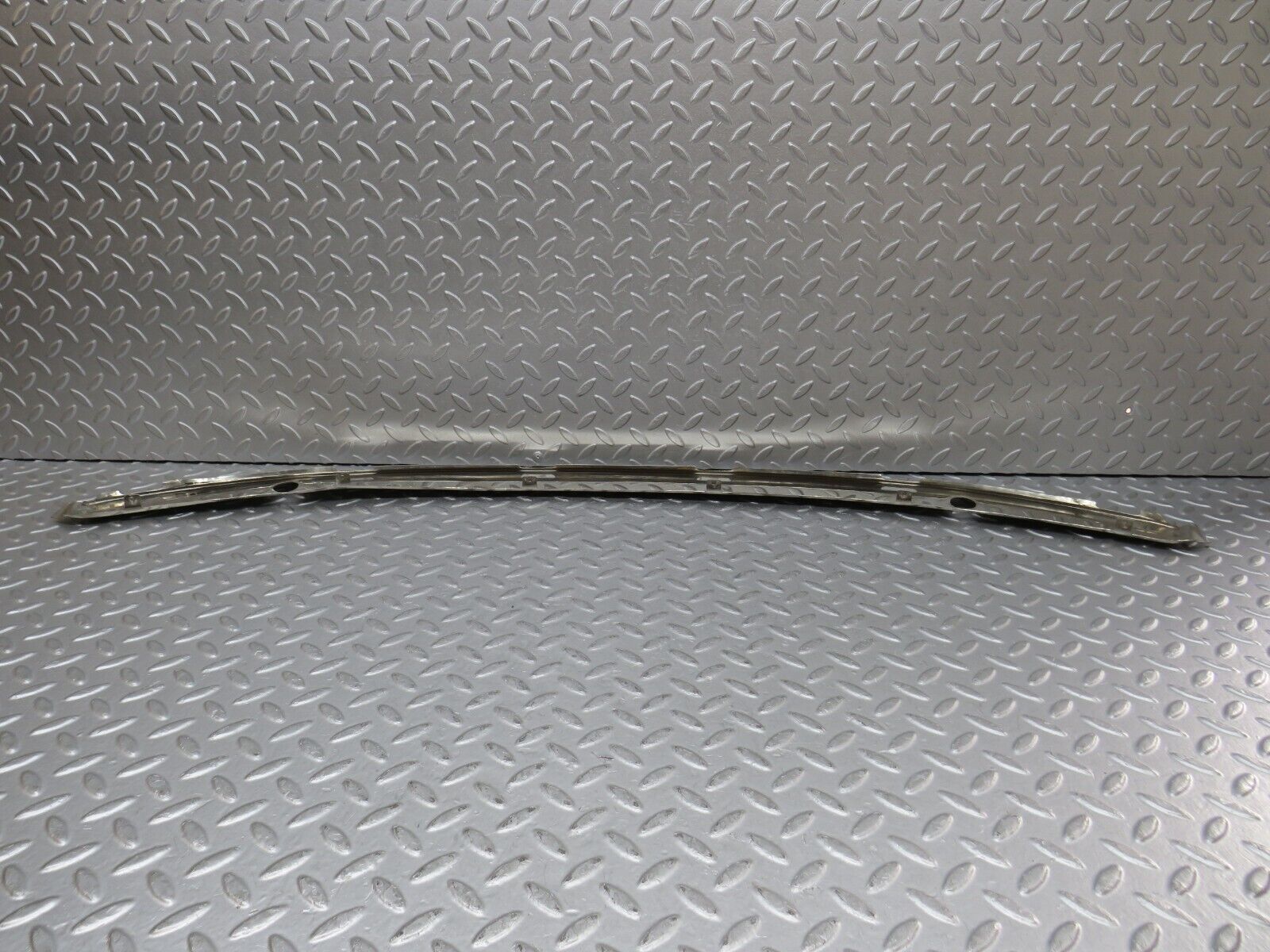 35625 Mercedes-Benz R107 280SL Windscreen Top Chrome Trim