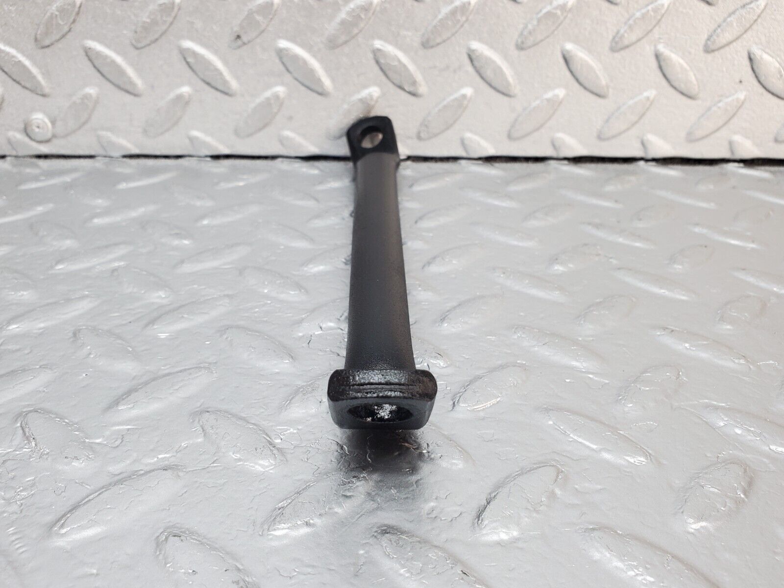 45401 Mercedes-Benz 280E M110.983 Power Steering Pump Holder Bracket