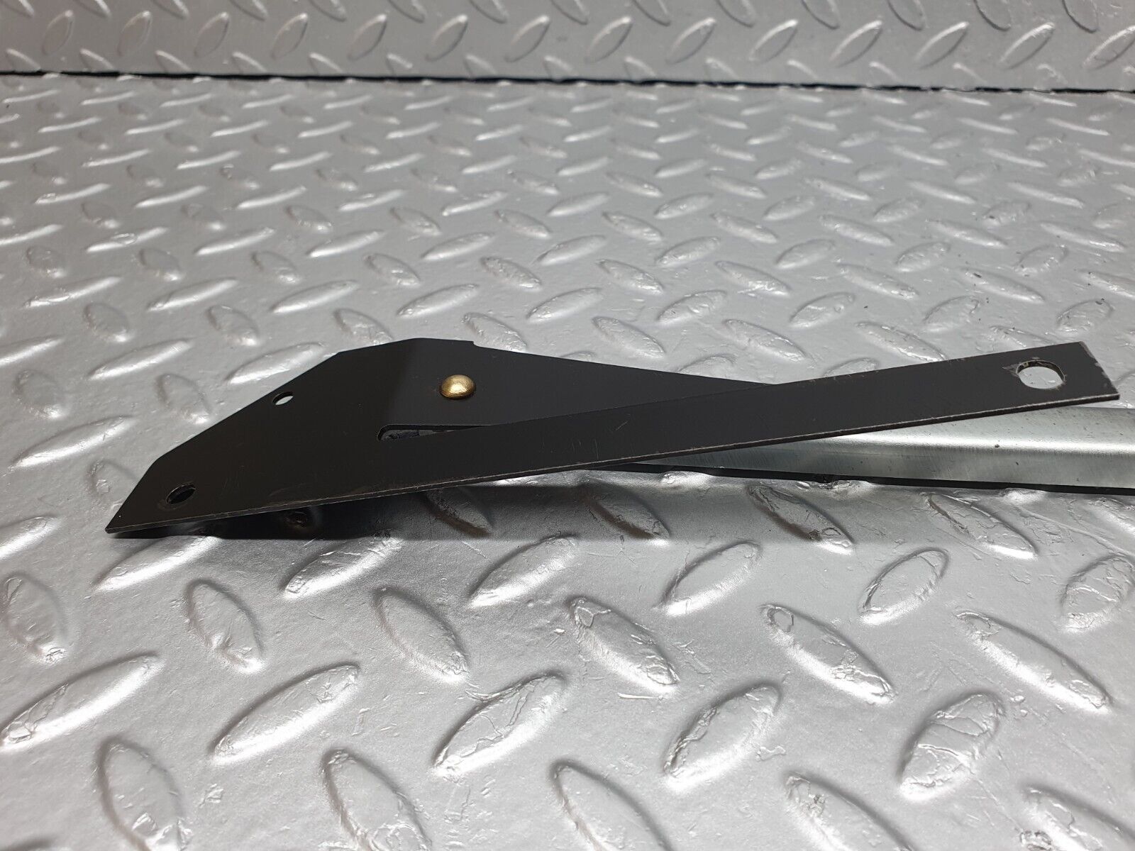 43096 Mercedes-Benz W108 280SE Front Left Seat Side Sliding Adjust Handle