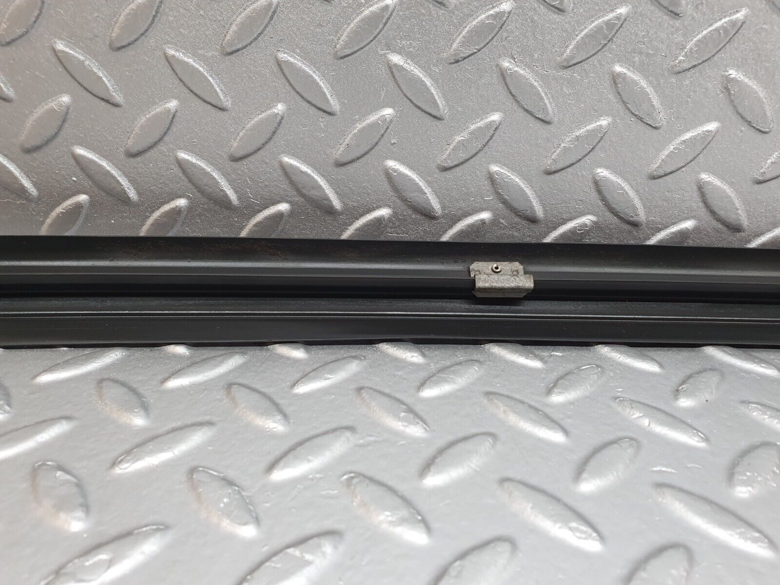 41714 Mercedes-Benz W124 200E Rear Windscreen Lower Rubber Seal