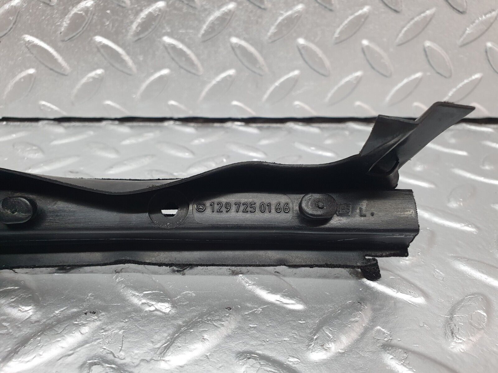 42393 Mercedes-Benz R129 320SL Coupe Left Door Wing Mirror Rubber 1297250166