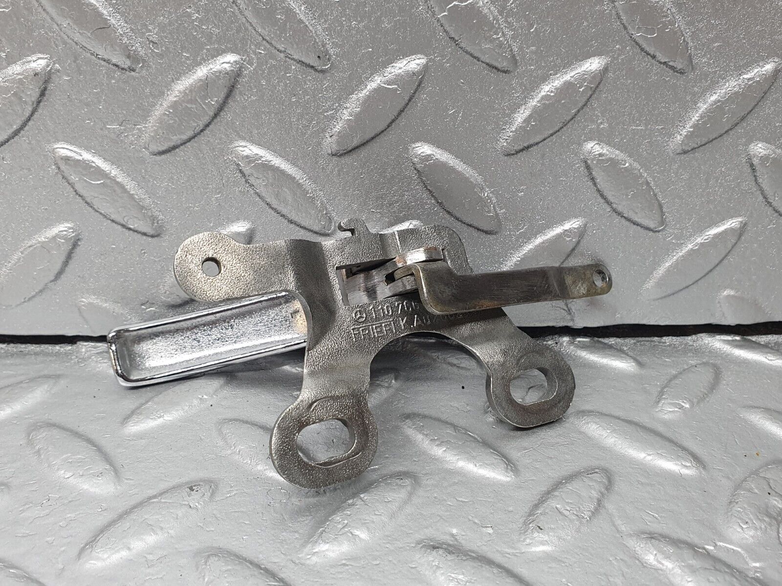 43110 Mercedes-Benz W108 280SE Front Left Interior Door Handle Chrome 1107660319