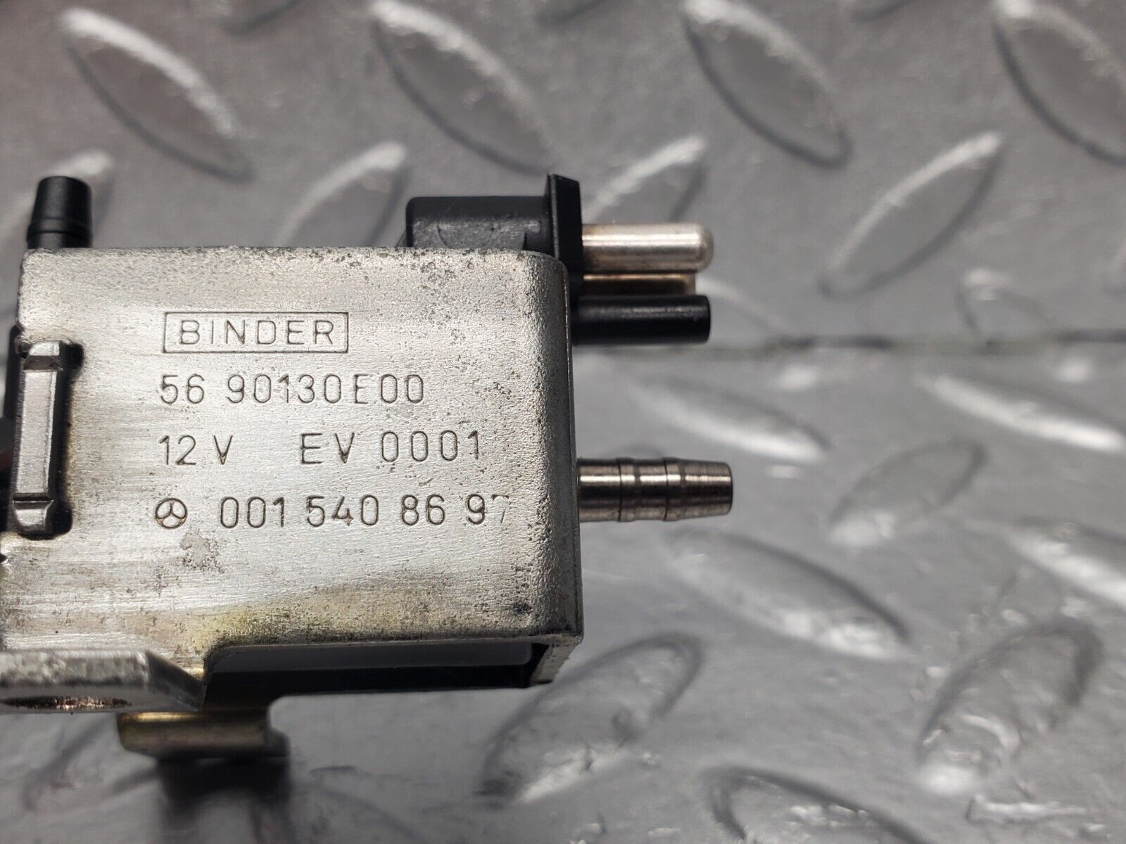 46213 Mercedes-Benz W124 280E Vacuum Control Valve 0015408697