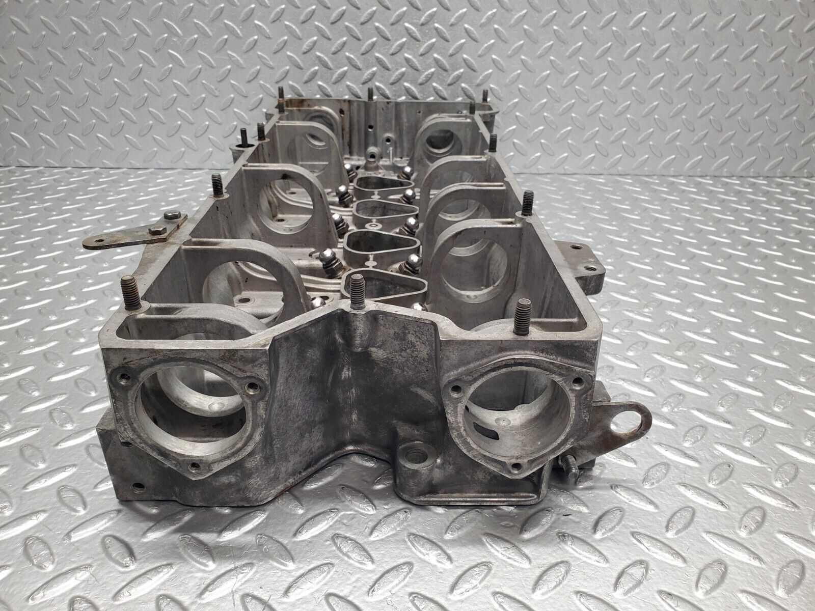 46709 Mercedes-Benz C123 280CE Coupe Camshaft Bearing Casing 1100163304