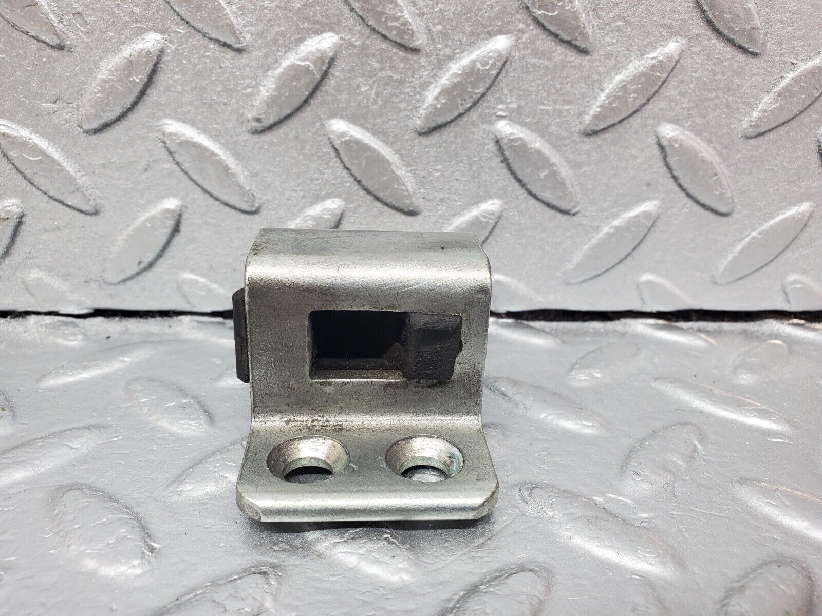 45632 Mercedes-Benz W126 420SE Right Door Lock Latch