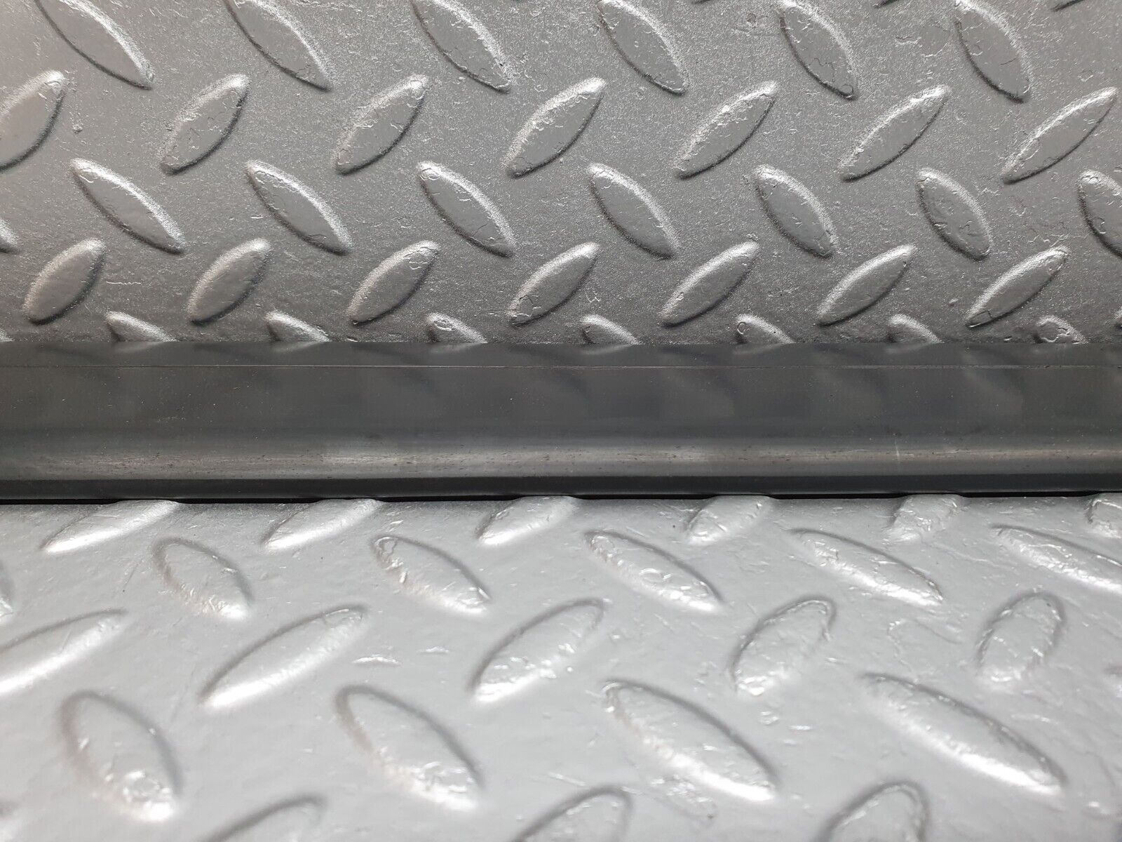 41685 Mercedes-Benz W124 200E Front Left Door Lower Moulding Trim