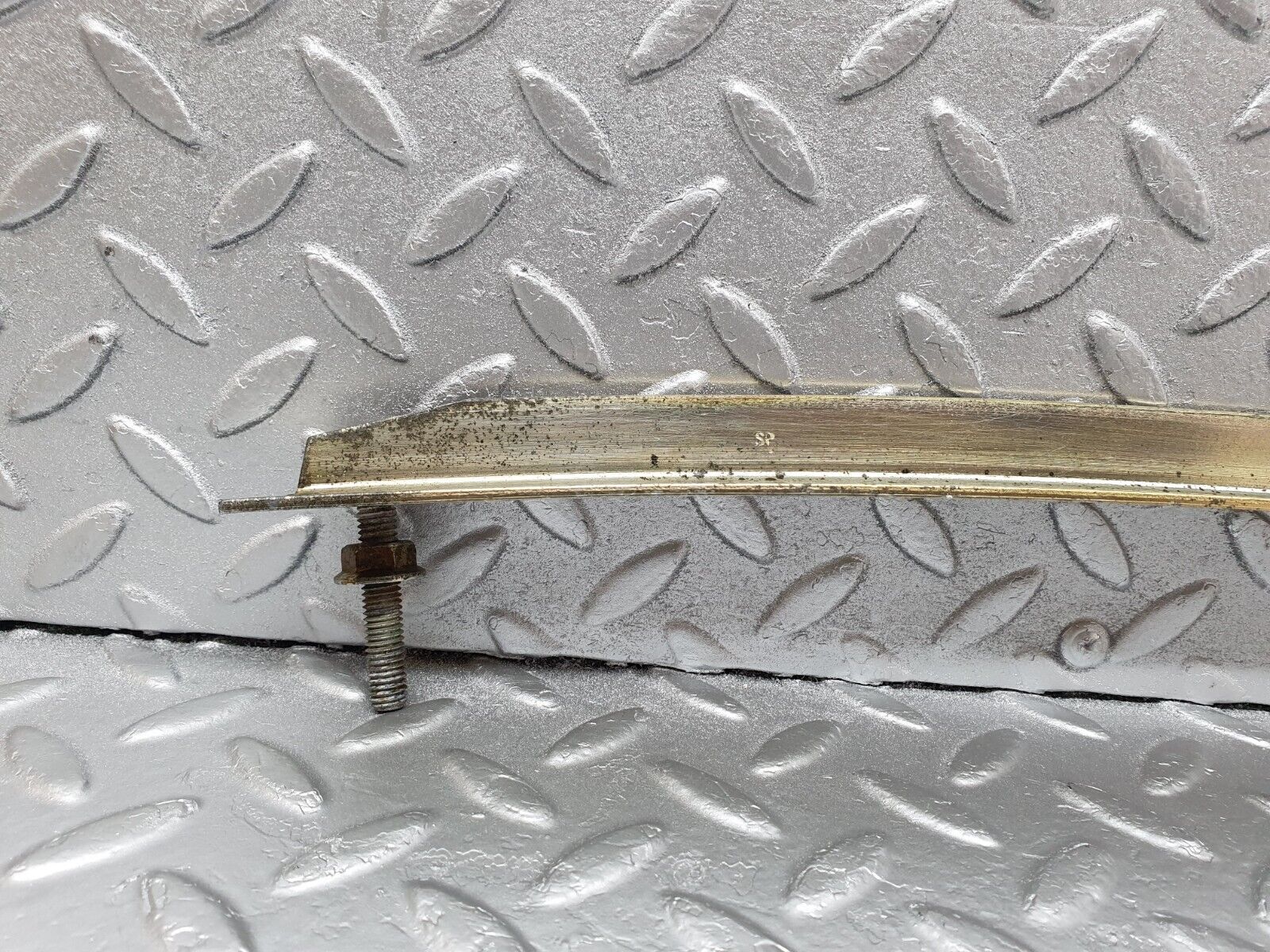 43711 Mercedes-Benz C126 380SEC Coupe Left Door Window Channel