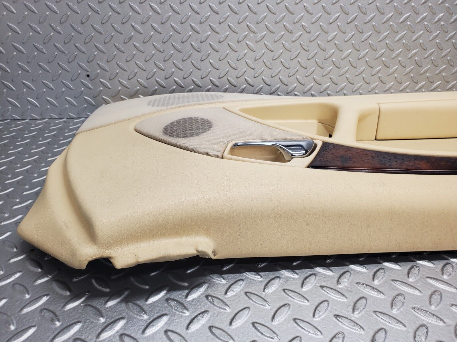 46817 Mercedes-Benz R129 320SL Coupe Left Door Card Beige