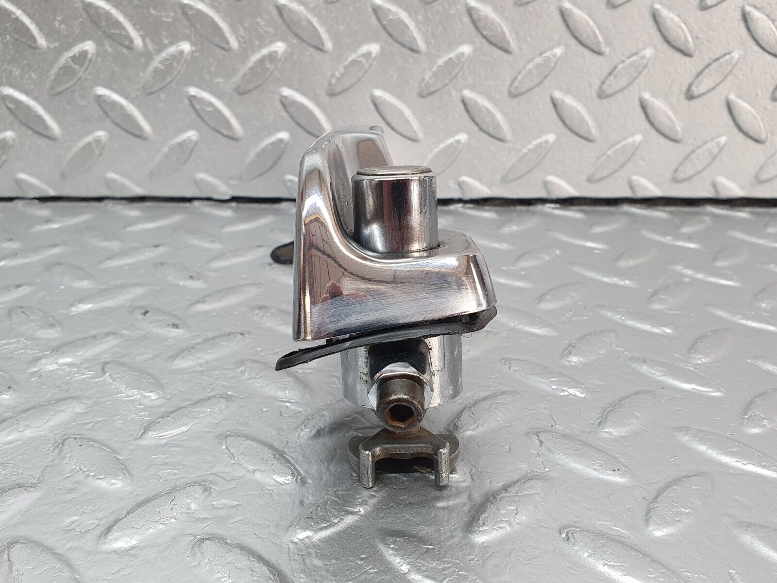 43159 Mercedes-Benz W108 280SE Front Right Door Exterior Handle No Key 1087661005 1087661205 1087661401