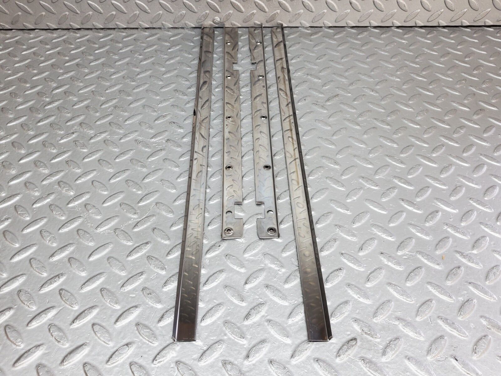 44848 Mercedes-Benz W124 220E Sunroof Chrome Trim Set