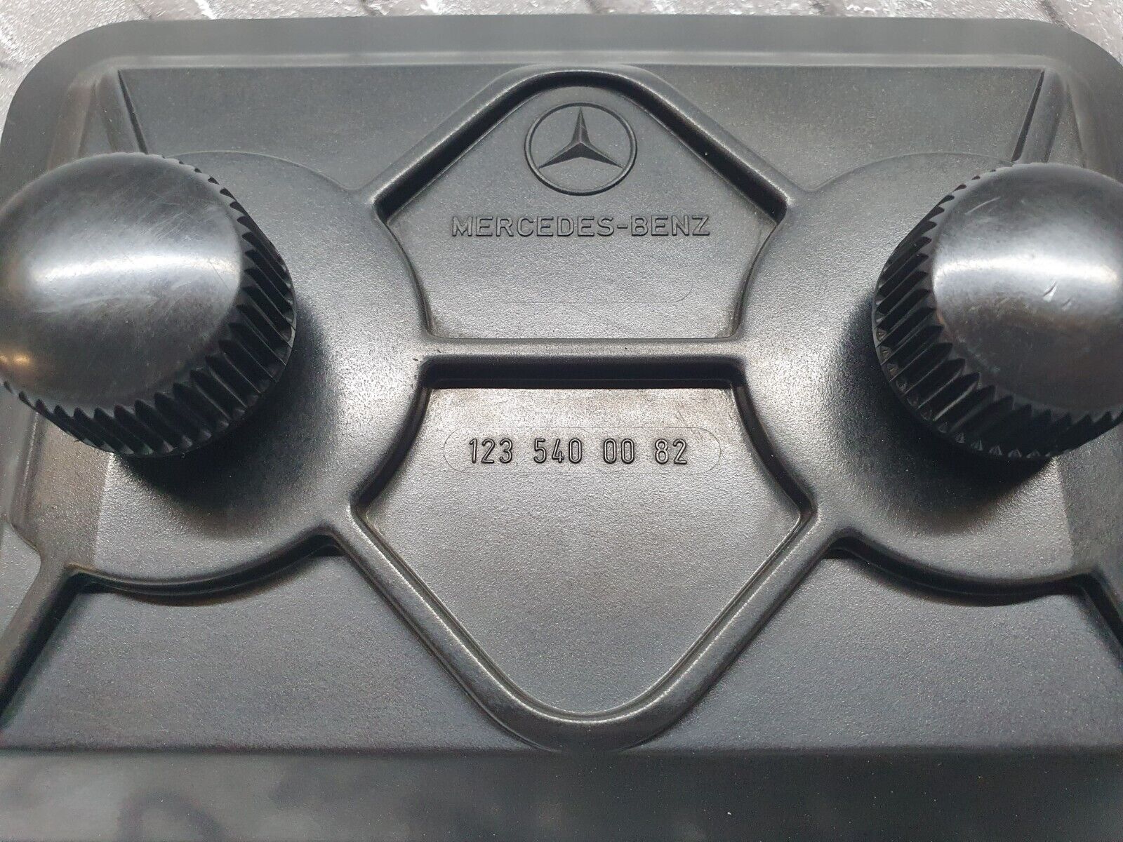 43908 Mercedes-Benz C123 230CE Coupe Fuse Box Cover Lid 1235400082 1235451000