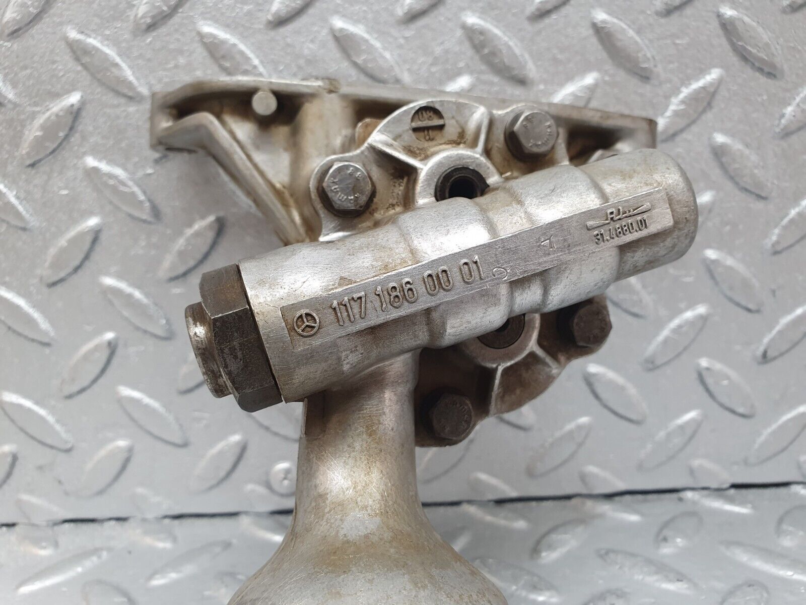 43835 Mercedes-Benz C126 380SEC Coupe Oil Pump 1171860001 1171810001