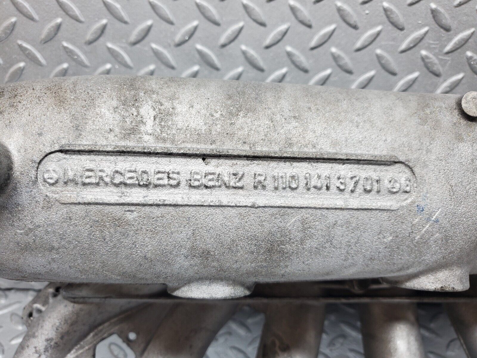 45438 Mercedes-Benz 280E M110.988 Intake Manifold 1101413701