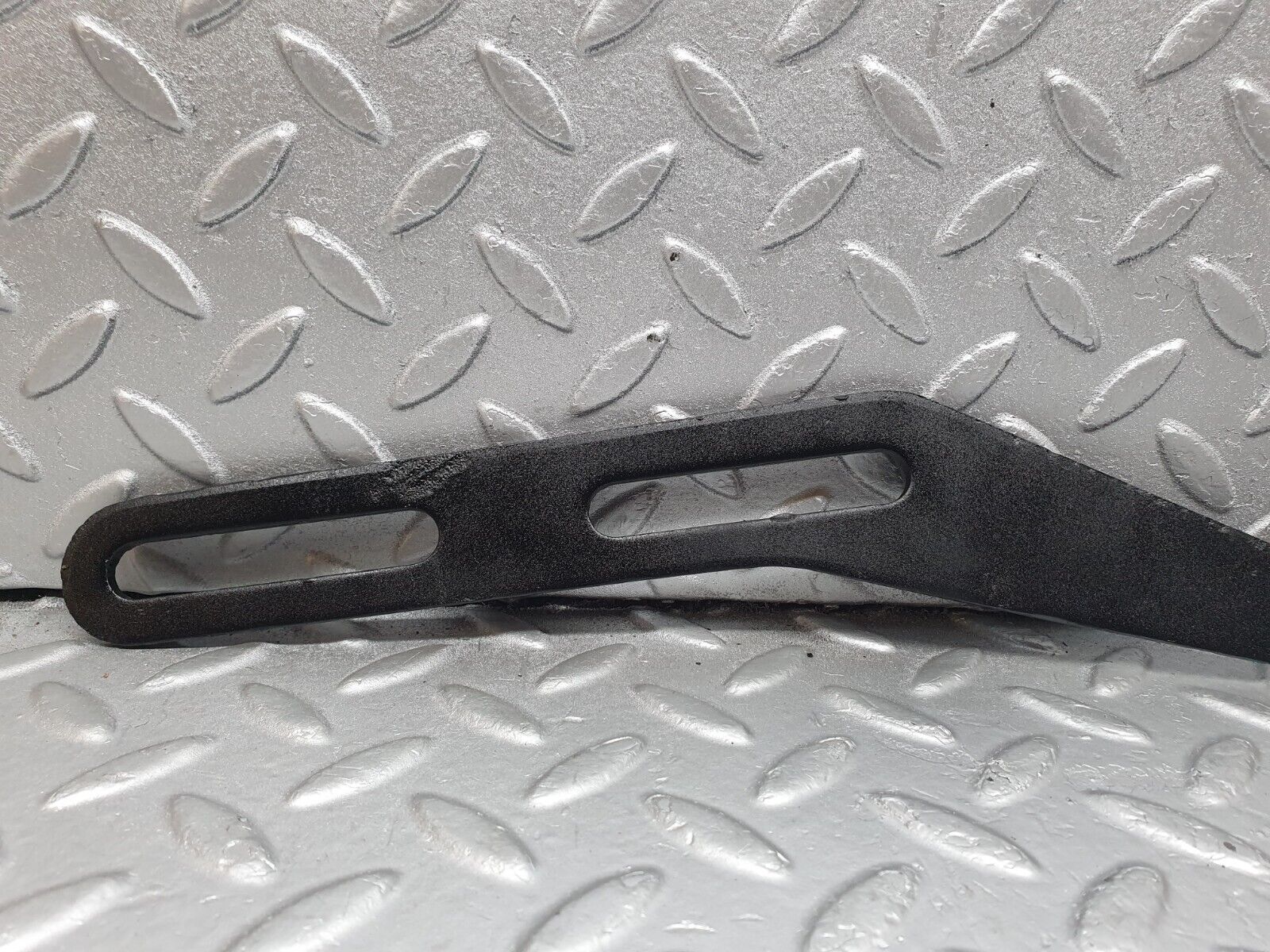 43514 Mercedes-Benz C126 380SEC Coupe Exhaust Bracket