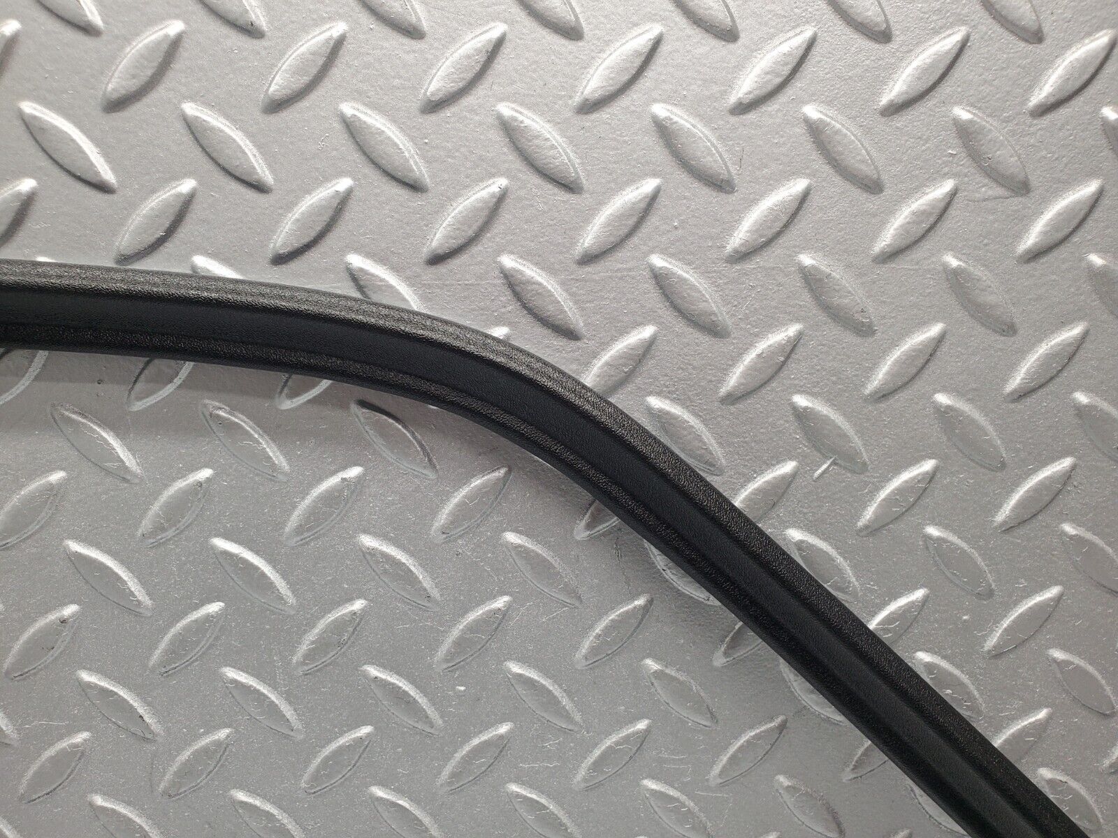 46252 Mercedes-Benz W124 280E Rear Right Door Window Frame Trim 1247350271