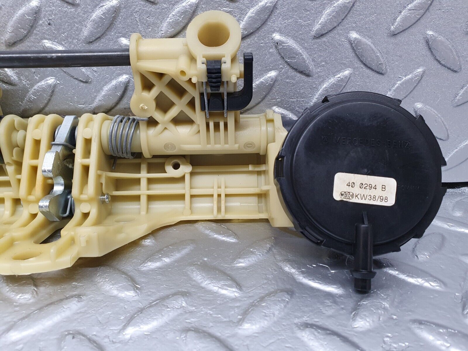 41842 Mercedes-Benz W202 C200 Headrest Folding Mechanism