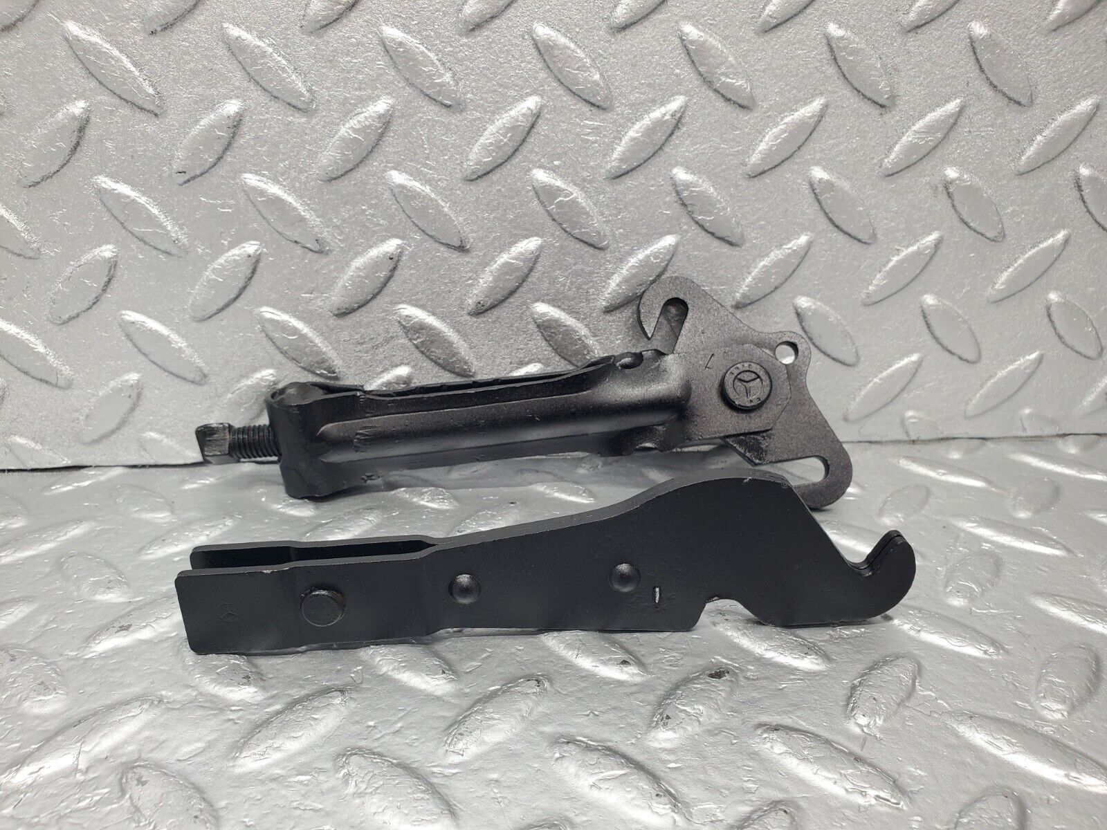 46568 Mercedes-Benz C123 280CE Coupe Handbrake Adjusting Handbrake Regulator