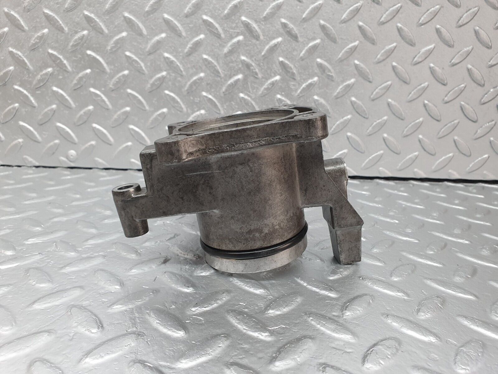 42060 Mercedes-Benz W202 C200 Throttle Body Bracket 1111410344