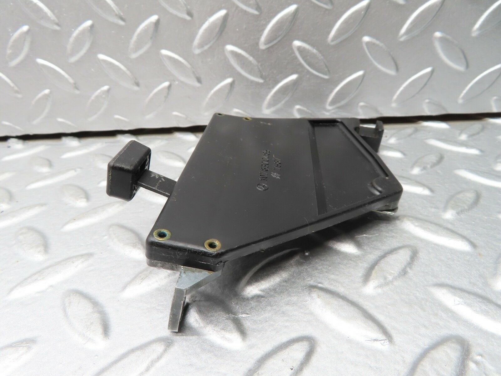 20590 Mercedes-Benz R107 450SL Air Vent Control Lever Right 1078300485