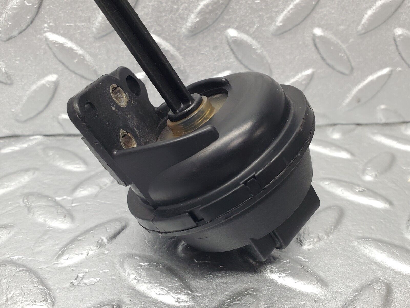 46933 Mercedes-Benz R129 320SL Coupe Vacuum Valve 1121410069