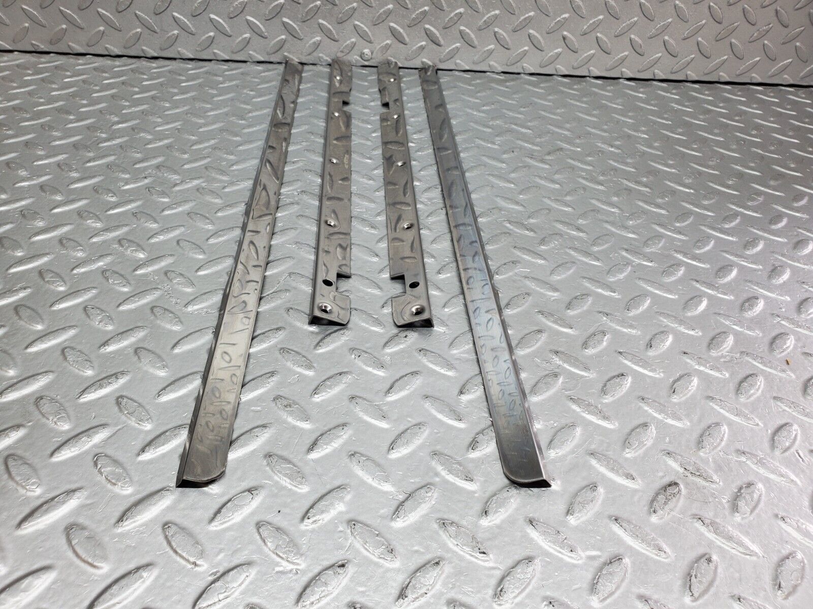 44848 Mercedes-Benz W124 220E Sunroof Chrome Trim Set