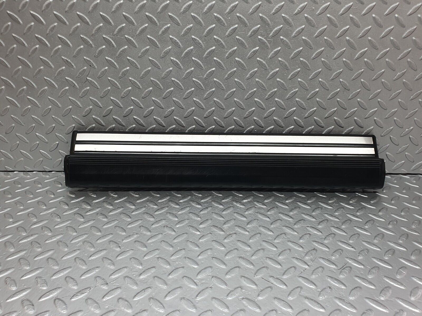 41768 Mercedes-Benz W202 C200 Front Right Door Sill Trim 2026800735