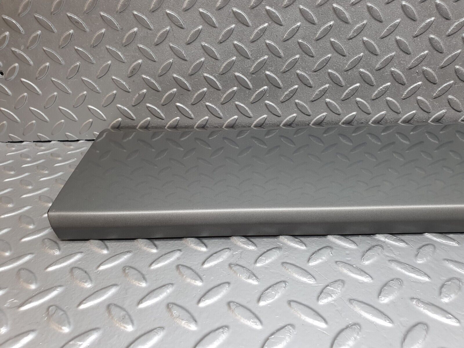 42874 Mercedes-Benz W201 190 2.0L Front Left Door Moulding Trim 2016905540