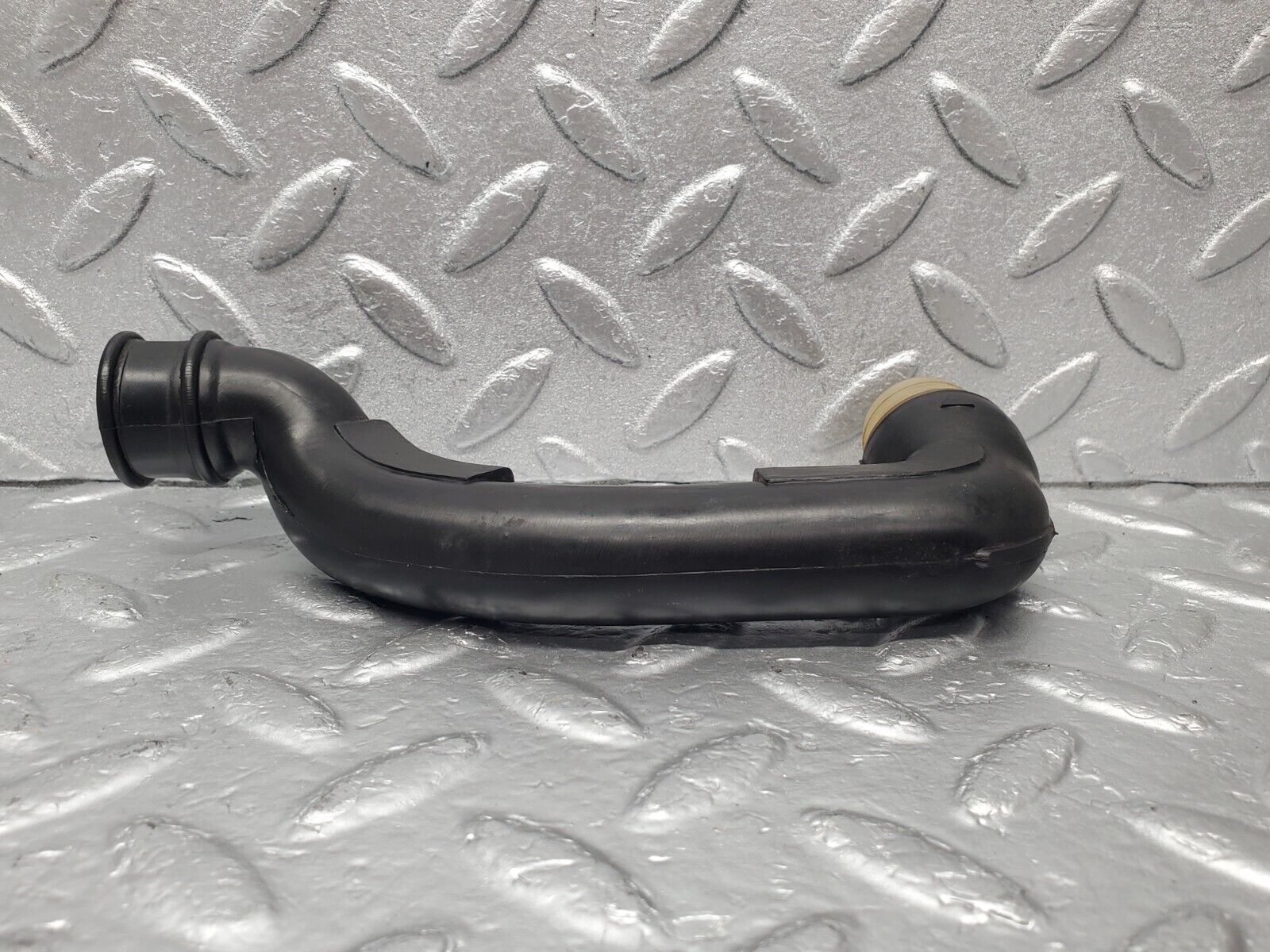 46660 Mercedes-Benz C123 280CE Coupe Air Intake Pipe 1100945282