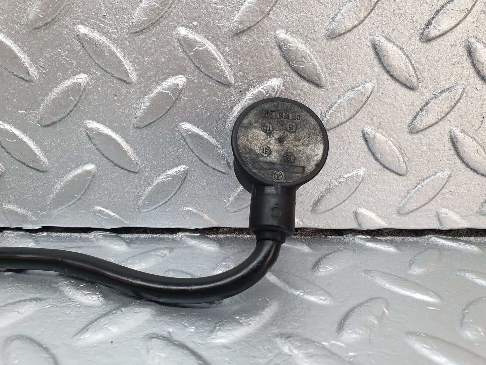 42933 Mercedes-Benz W201 190 2.0L Ignition Control Unit Cable 2015404409 09971820